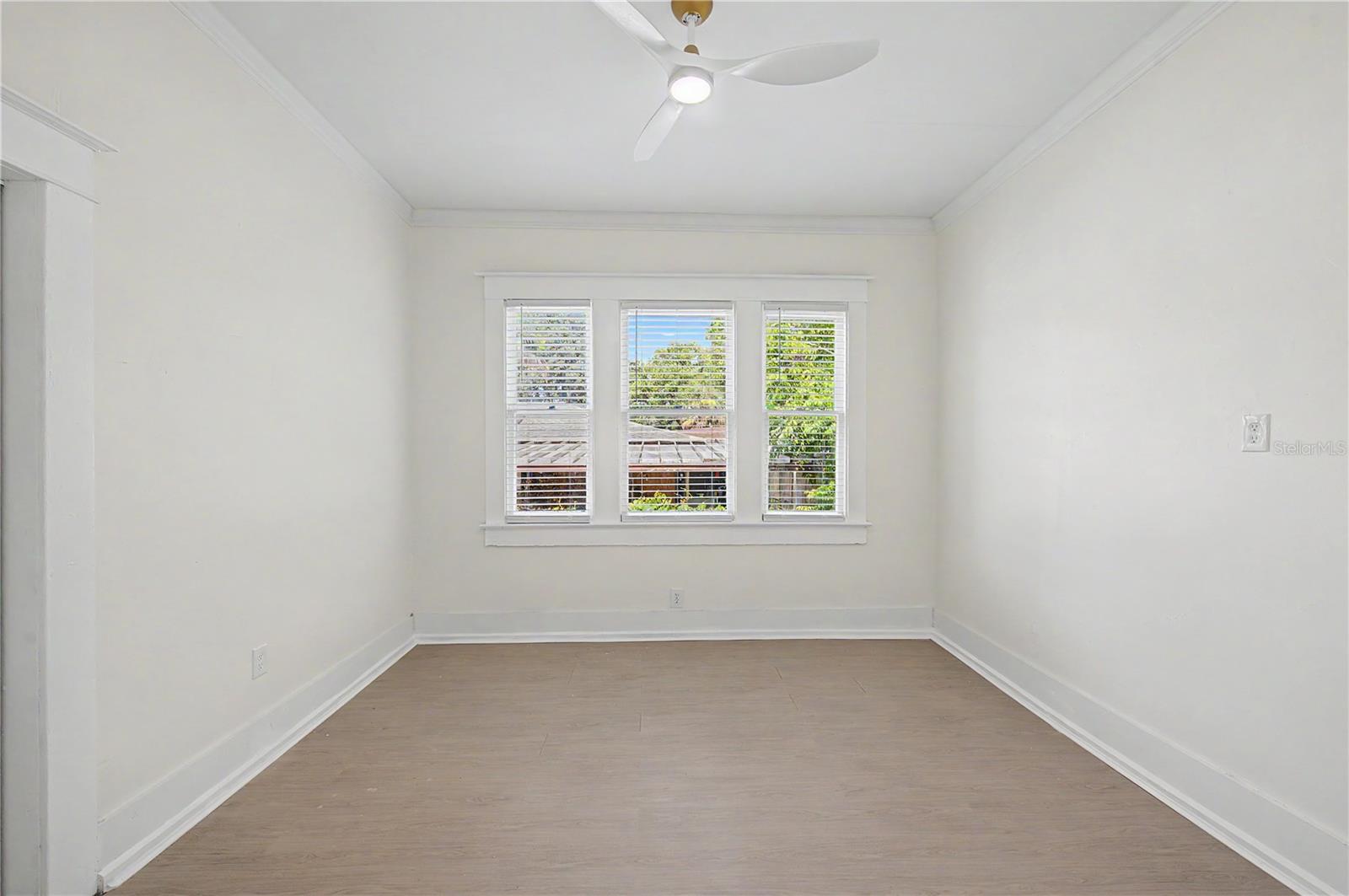 1920 E PARIS ST — photo 24