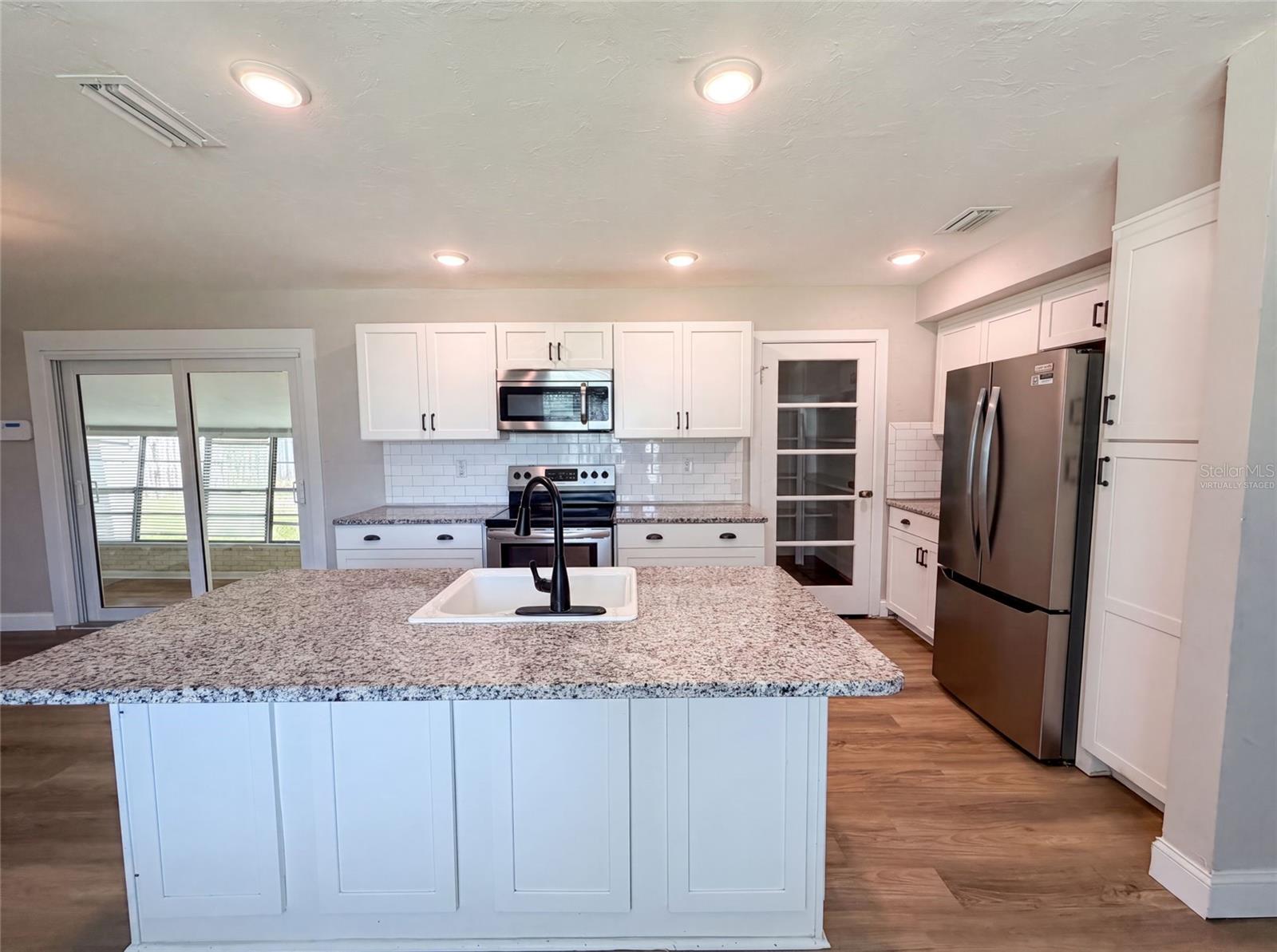 1521 W RIVER SHORE WAY — photo 2