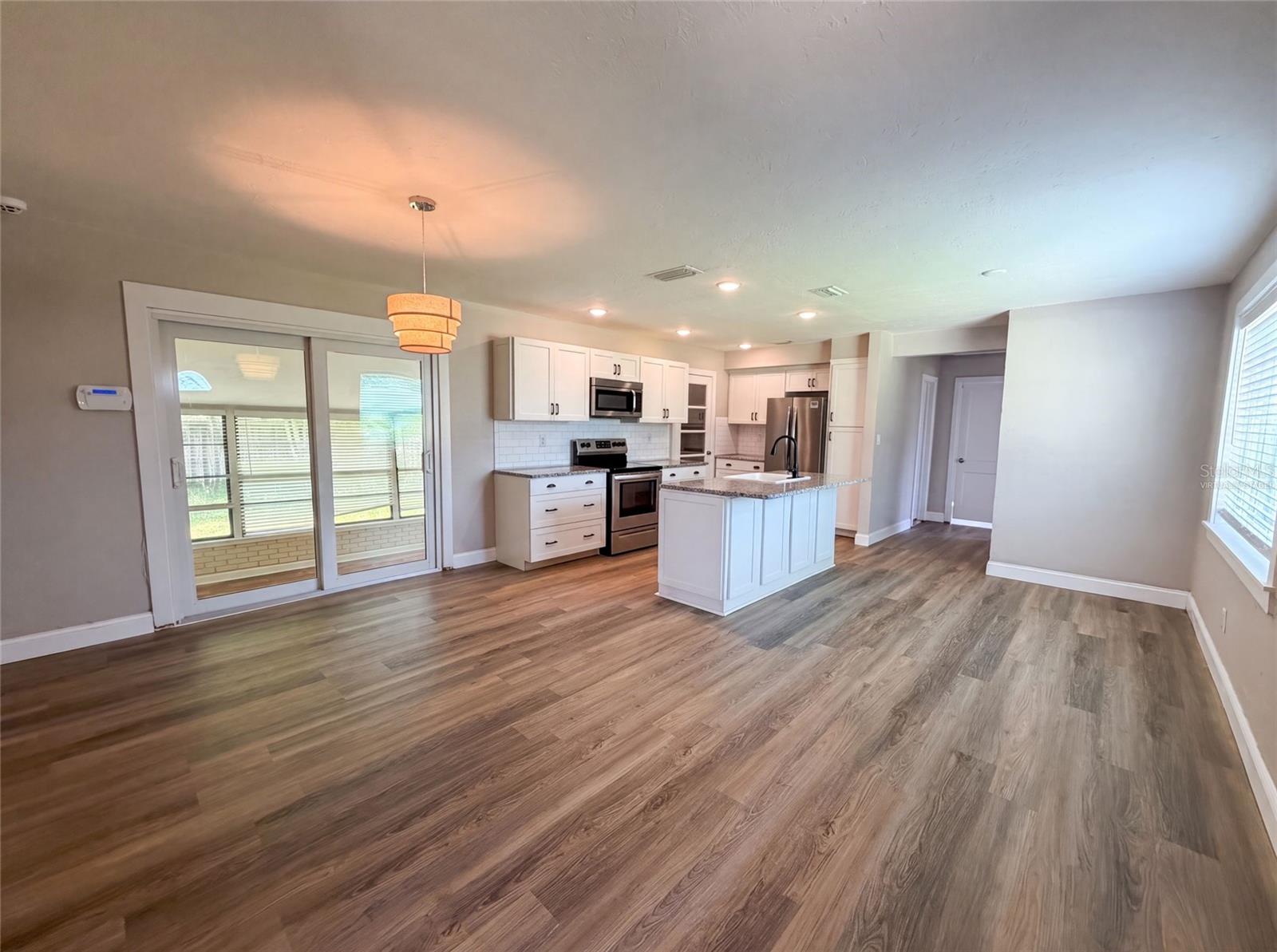 1521 W RIVER SHORE WAY — photo 3