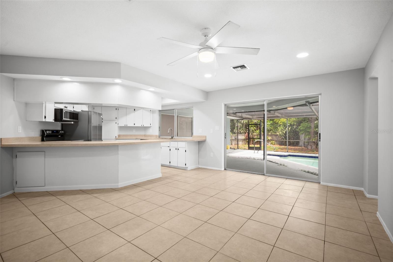 504 BAMBOO CT — photo 6