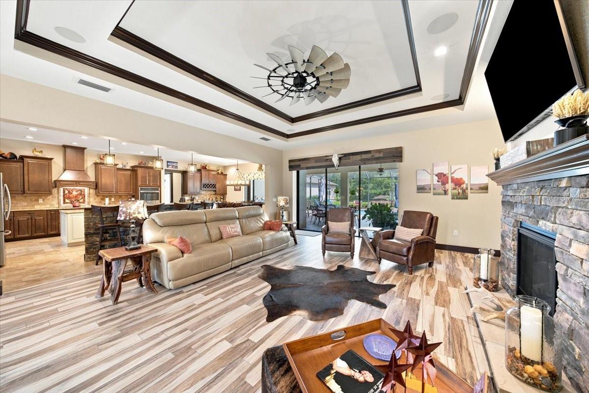 408 HAWK TALON DR — photo 10