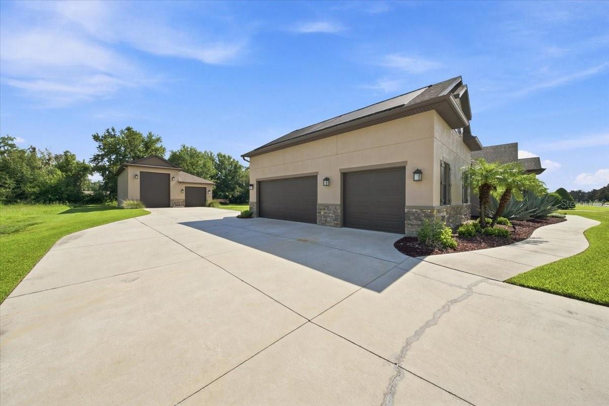 408 HAWK TALON DR — photo 50