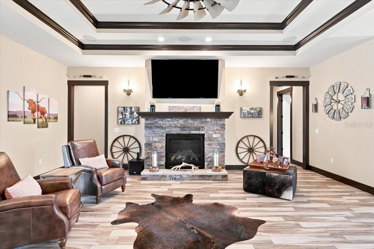 408 HAWK TALON DR — photo 9