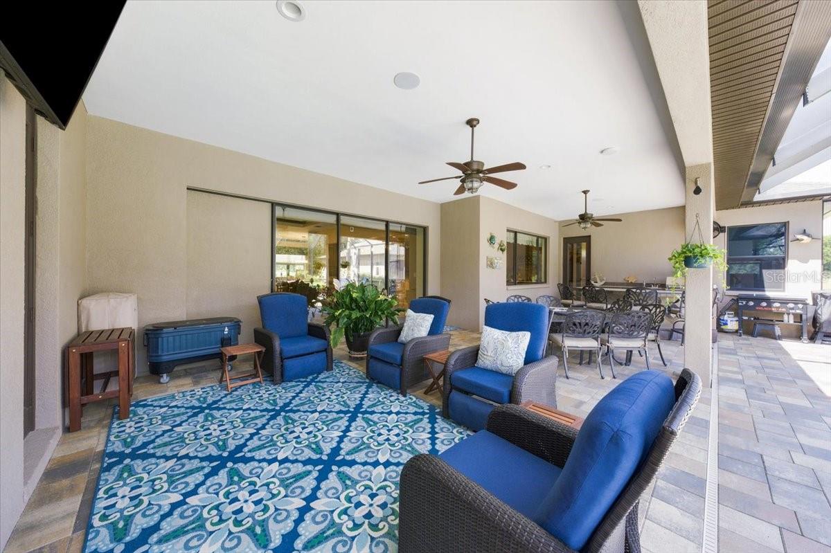 408 HAWK TALON DR — photo 39