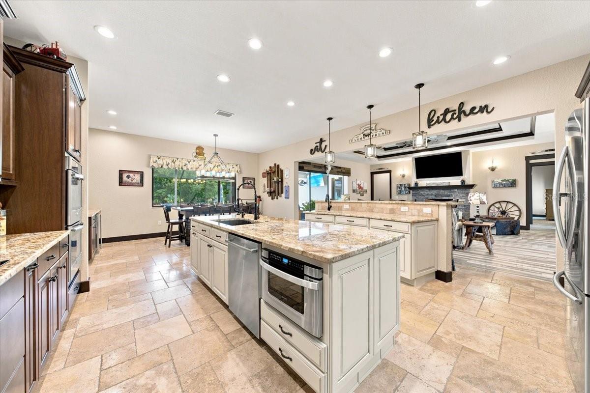 408 HAWK TALON DR — photo 16