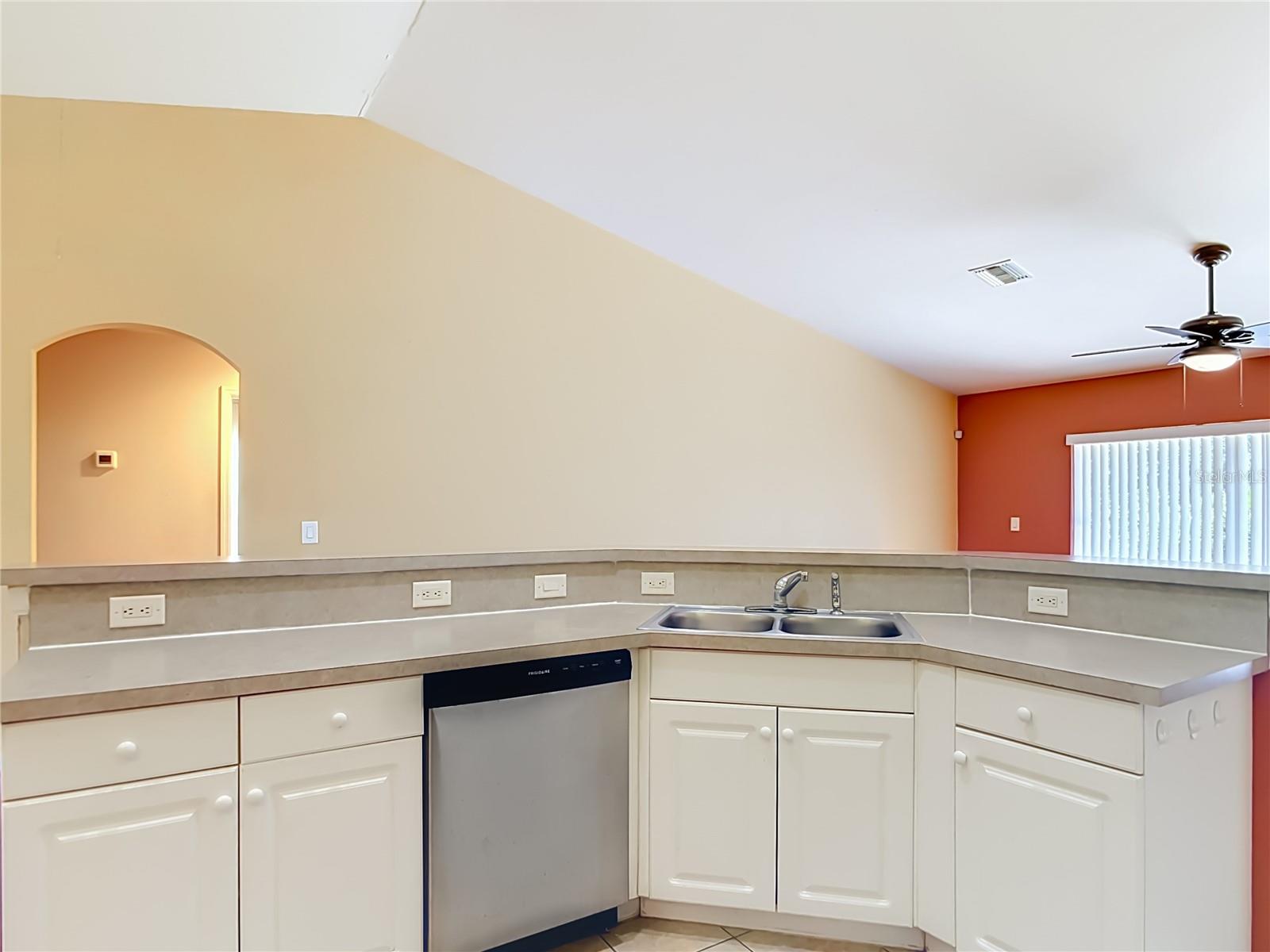 3344 PERICLES AVE — photo 13