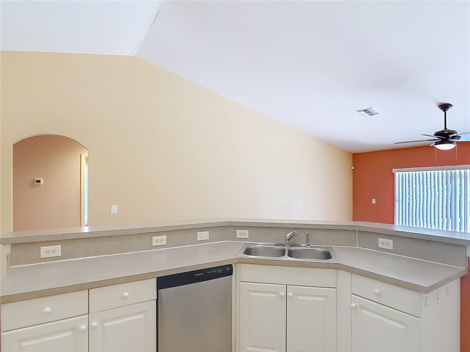 3344 PERICLES AVE — photo 12