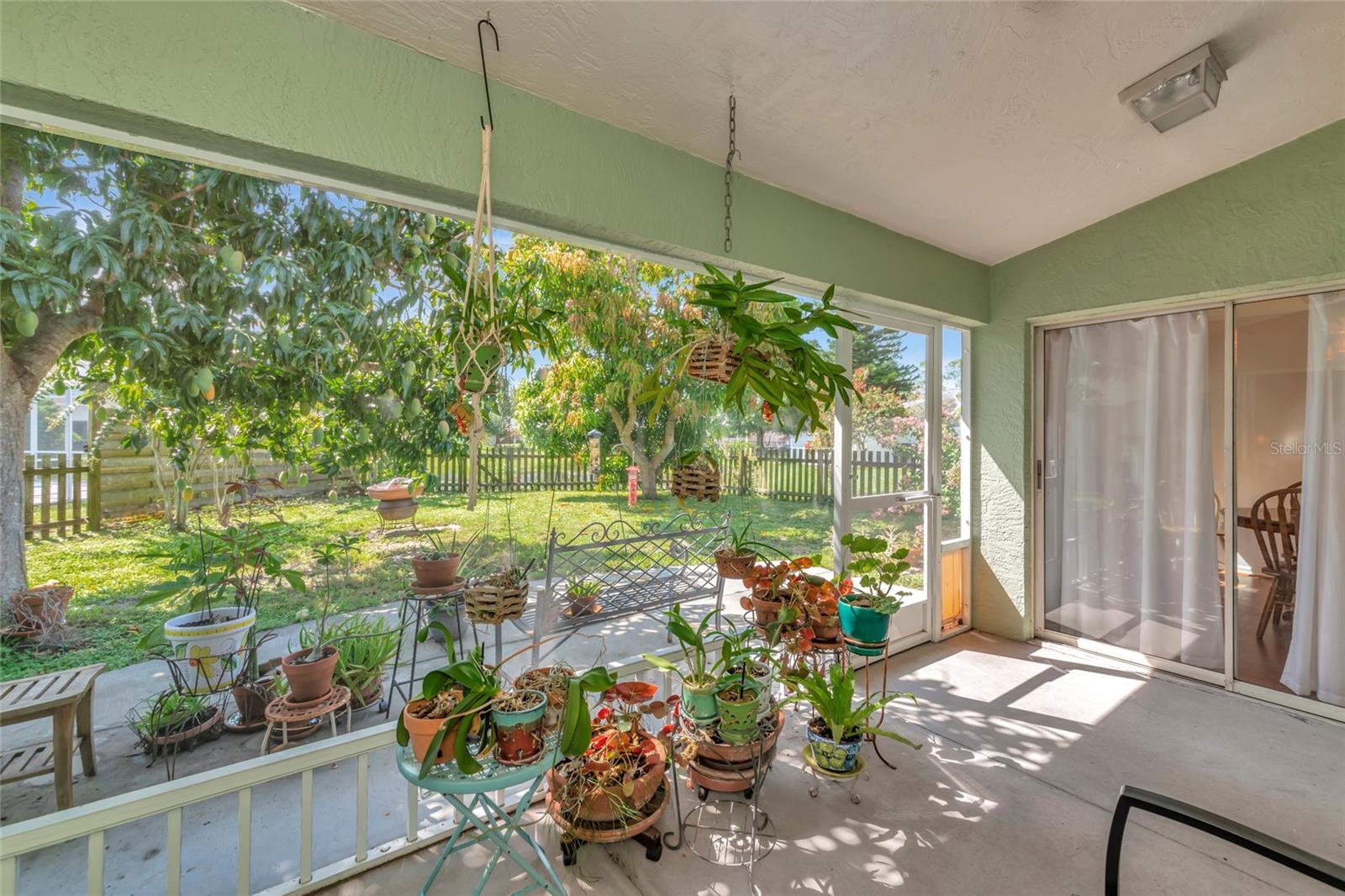 2405 ICECAPADE DR — photo 41