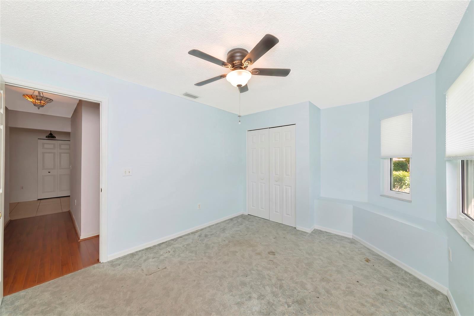 2405 ICECAPADE DR — photo 32