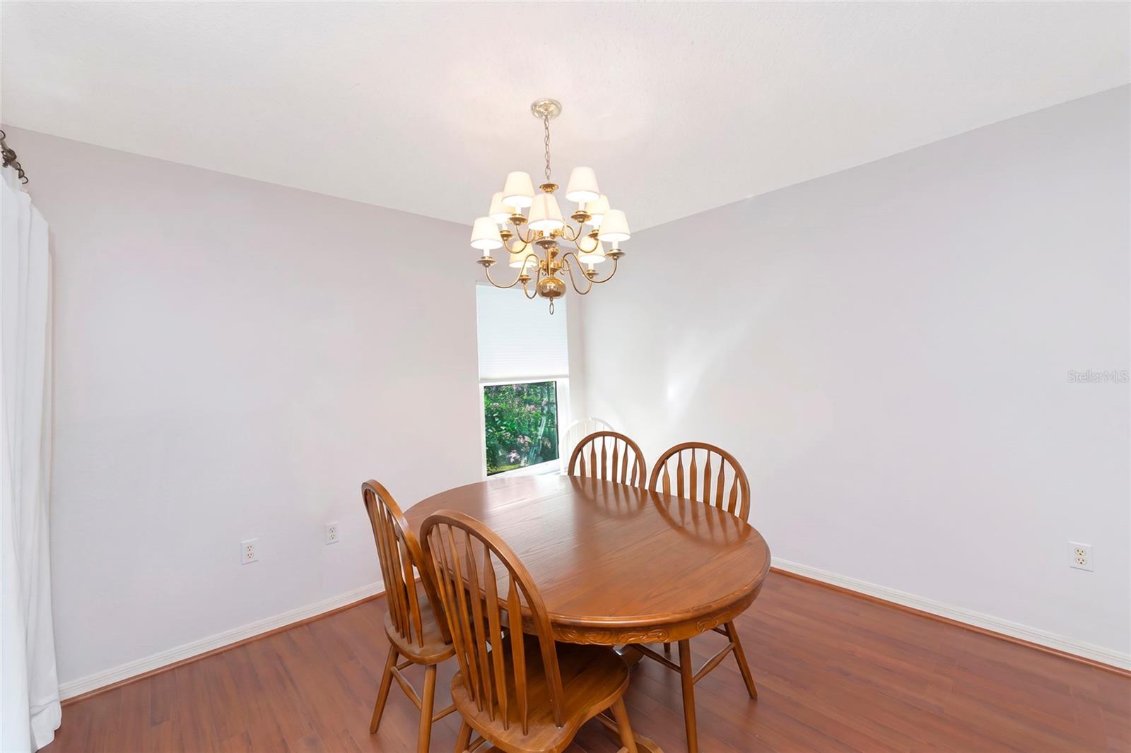 2405 ICECAPADE DR — photo 10