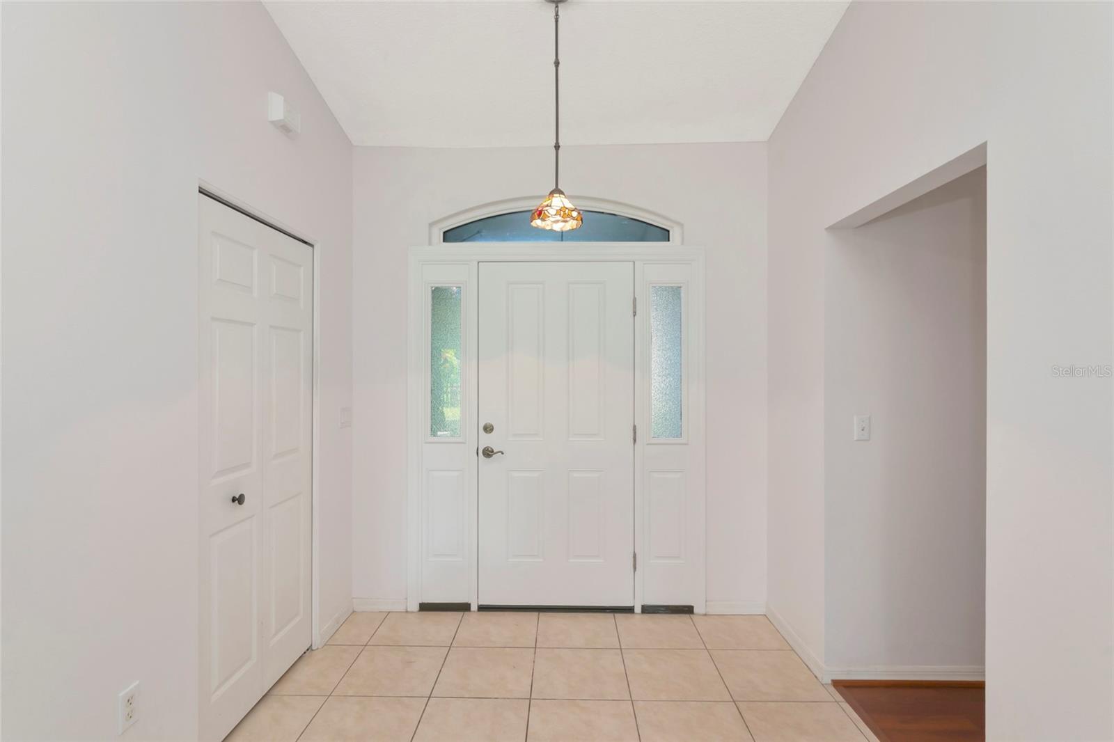 2405 ICECAPADE DR — photo 4
