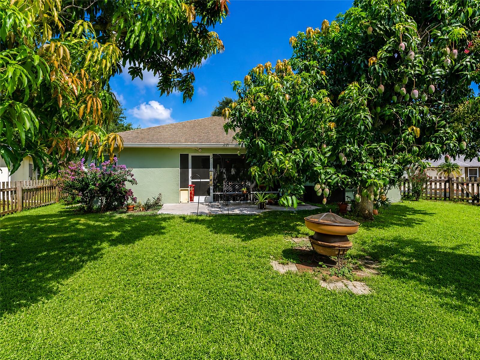 2405 ICECAPADE DR — photo 50