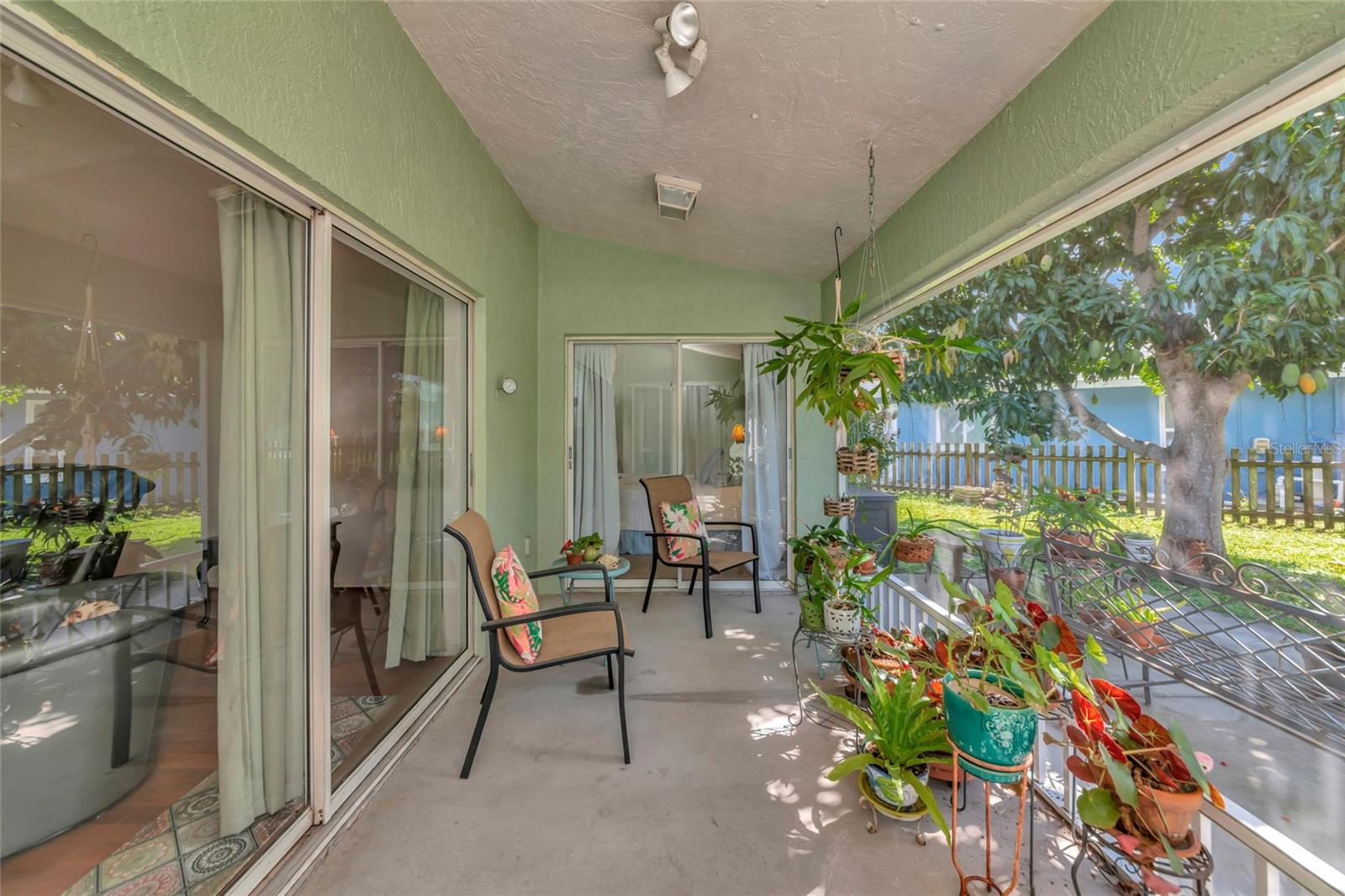 2405 ICECAPADE DR — photo 39