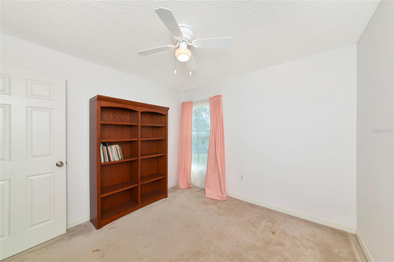2405 ICECAPADE DR — photo 34