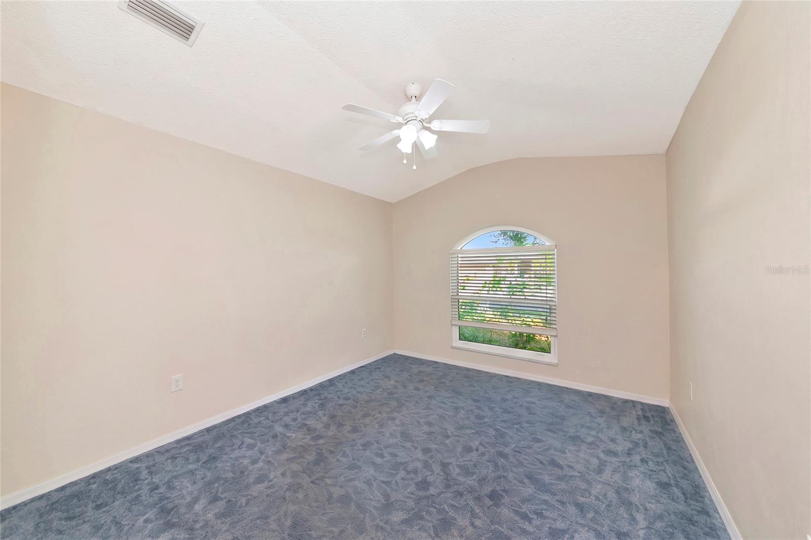 2405 ICECAPADE DR — photo 28