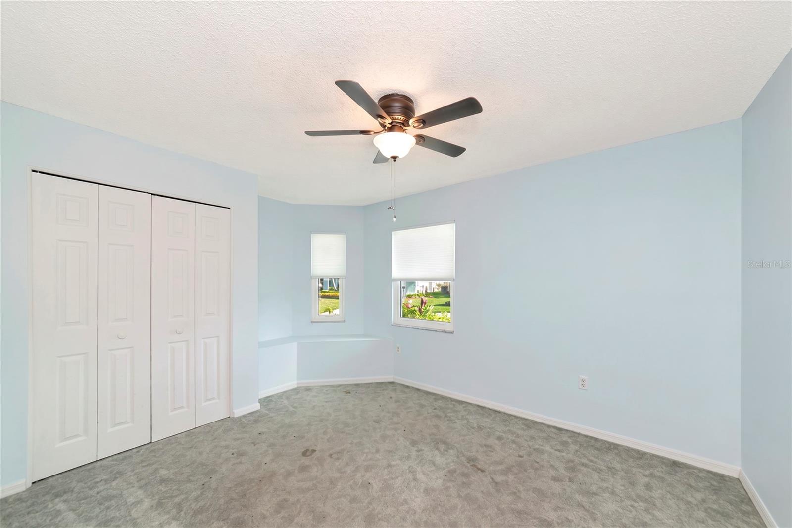 2405 ICECAPADE DR — photo 31