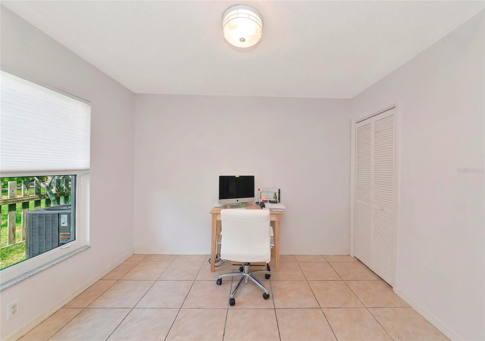 2405 ICECAPADE DR — photo 20