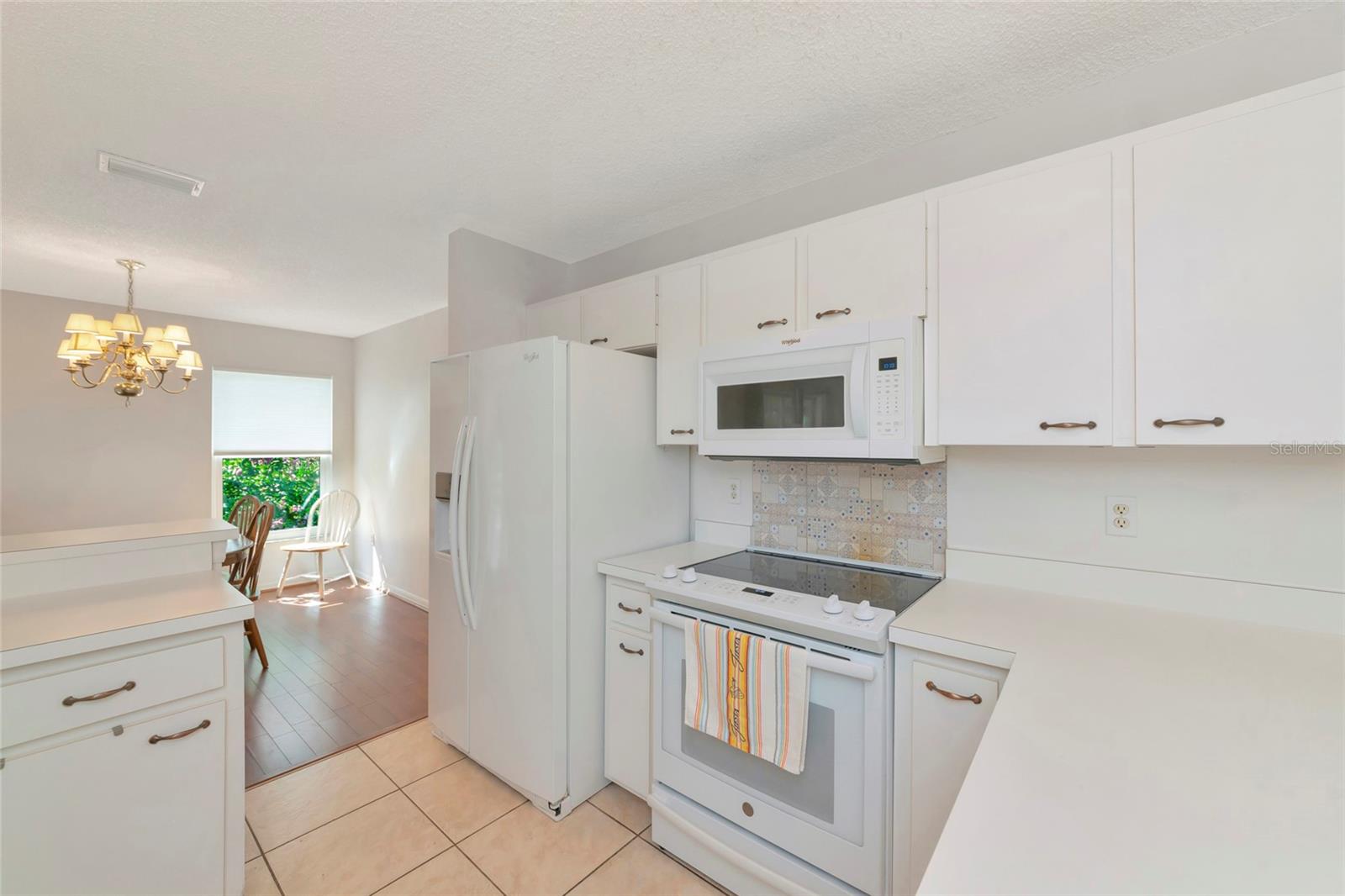 2405 ICECAPADE DR — photo 13