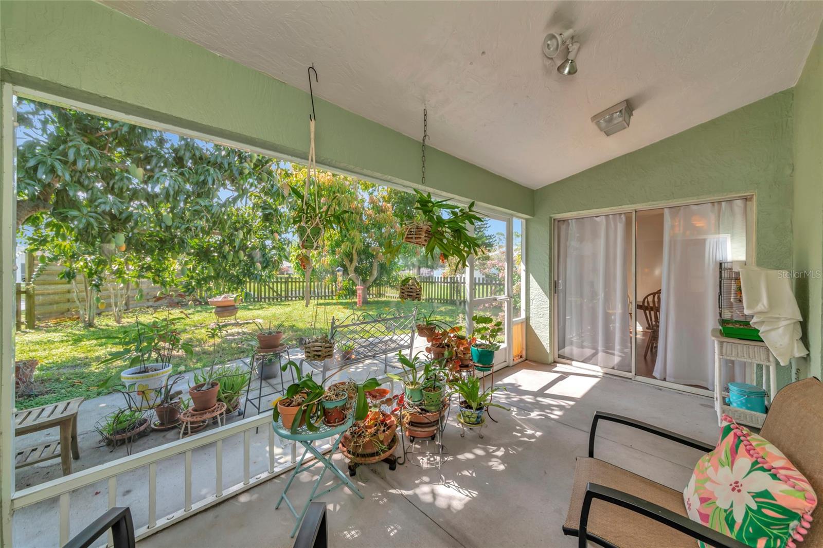 2405 ICECAPADE DR — photo 40