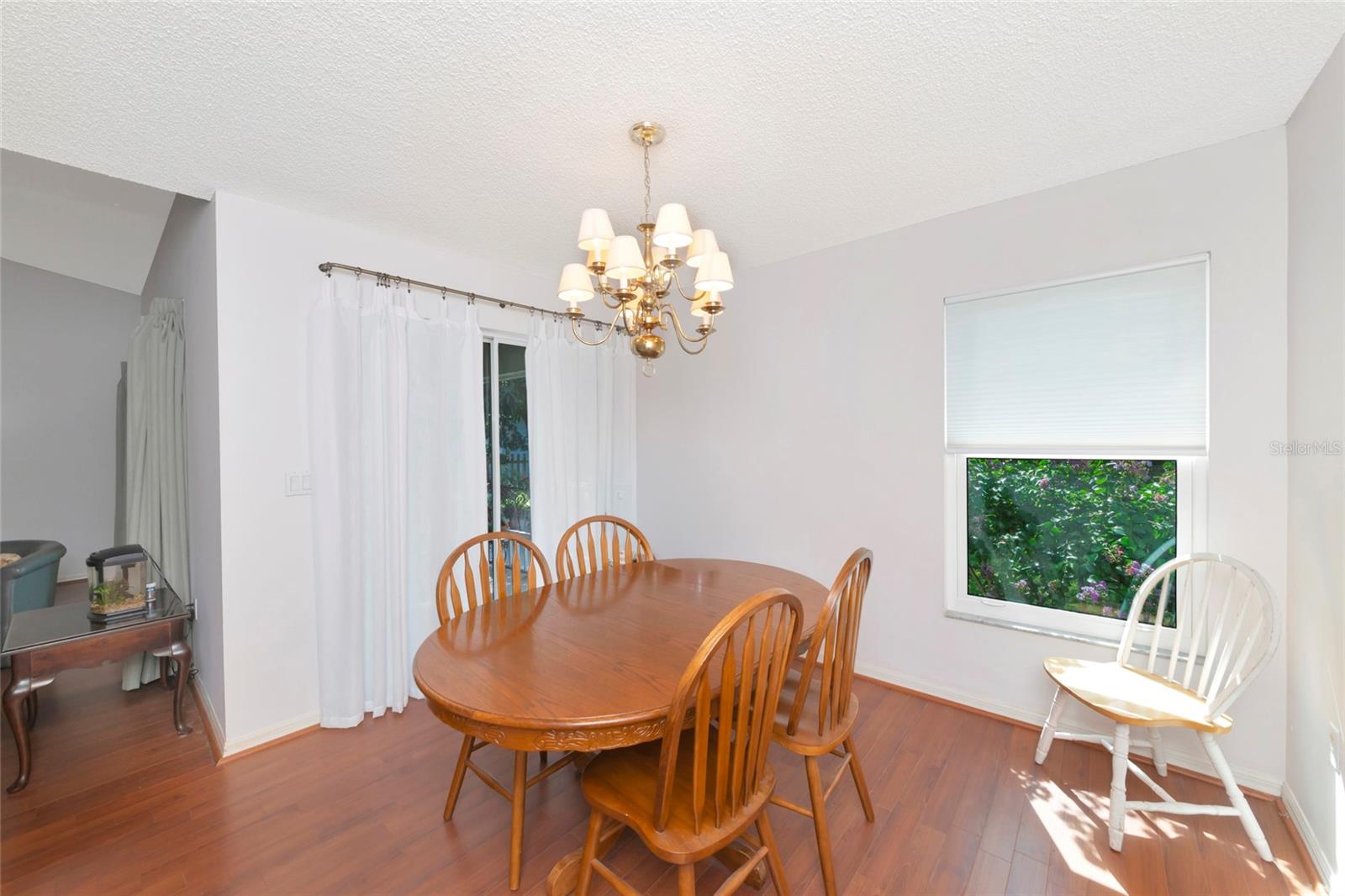 2405 ICECAPADE DR — photo 11