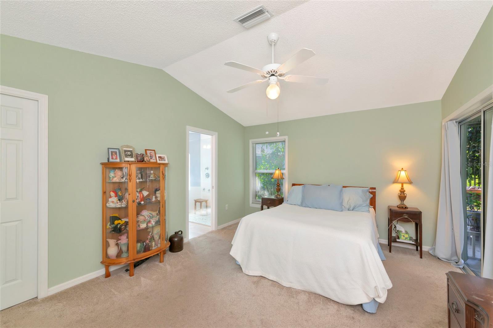 2405 ICECAPADE DR — photo 23