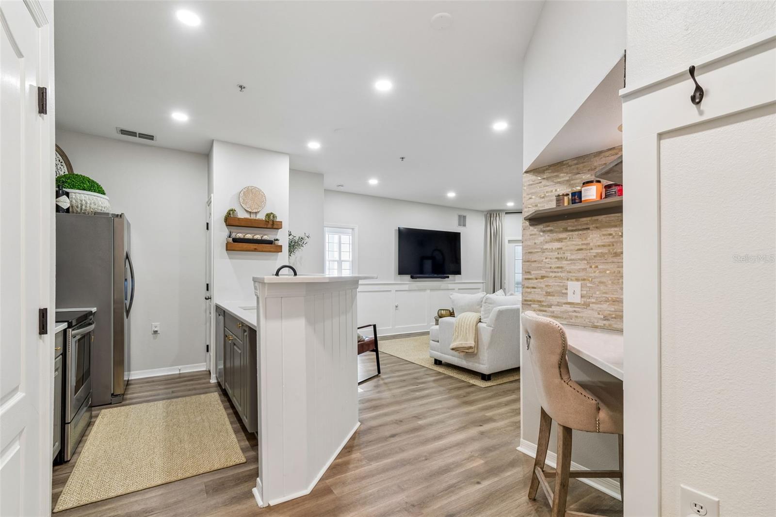 1640 VILLA CAPRI CIR #208 — photo 9