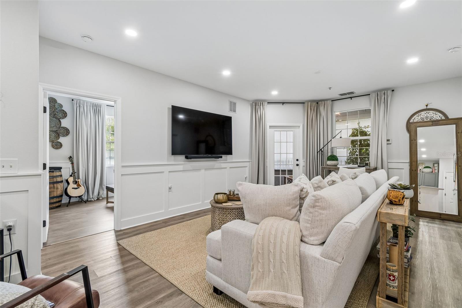 1640 VILLA CAPRI CIR #208 — photo 20