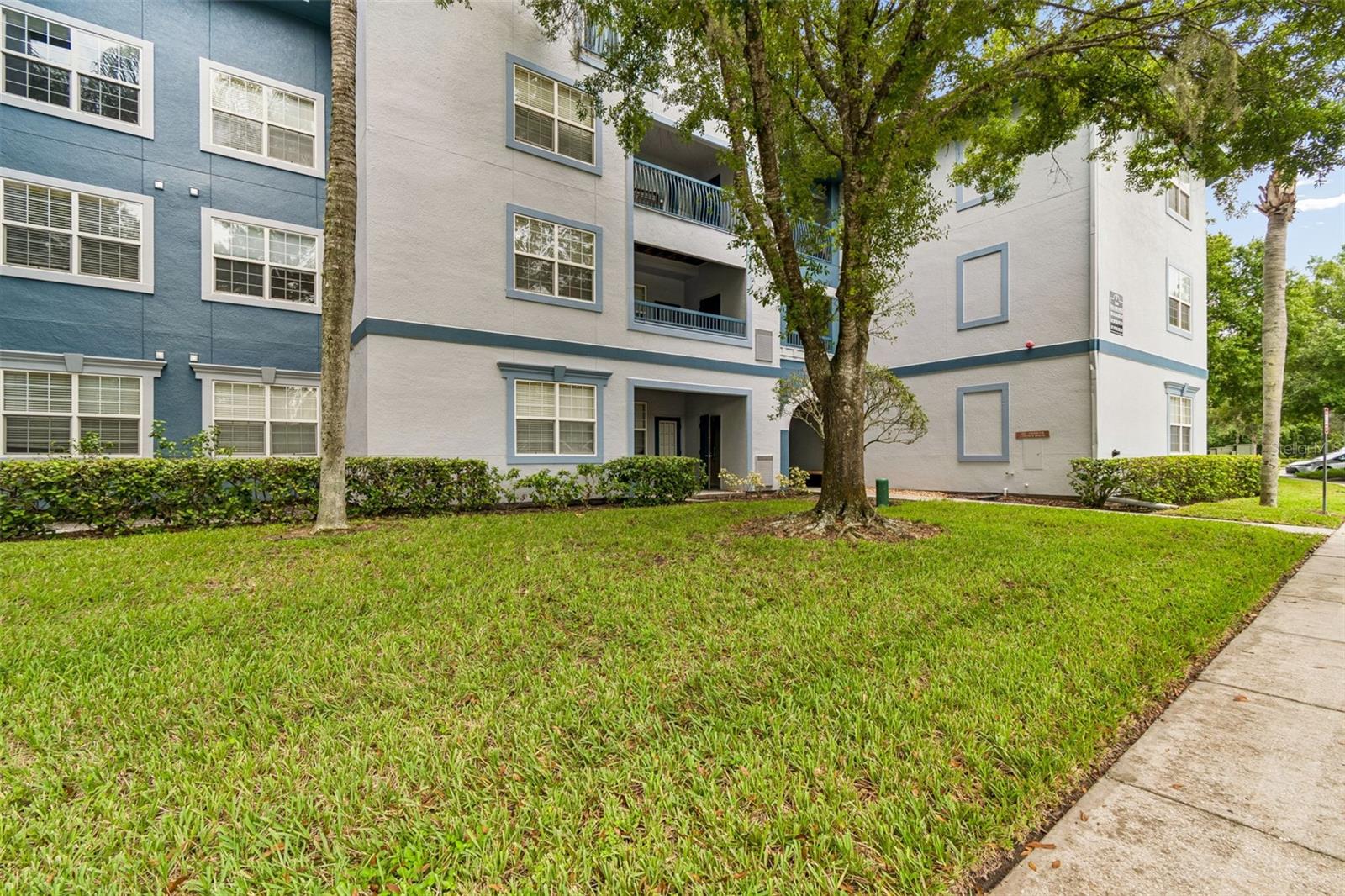 1640 VILLA CAPRI CIR #208 — photo 2