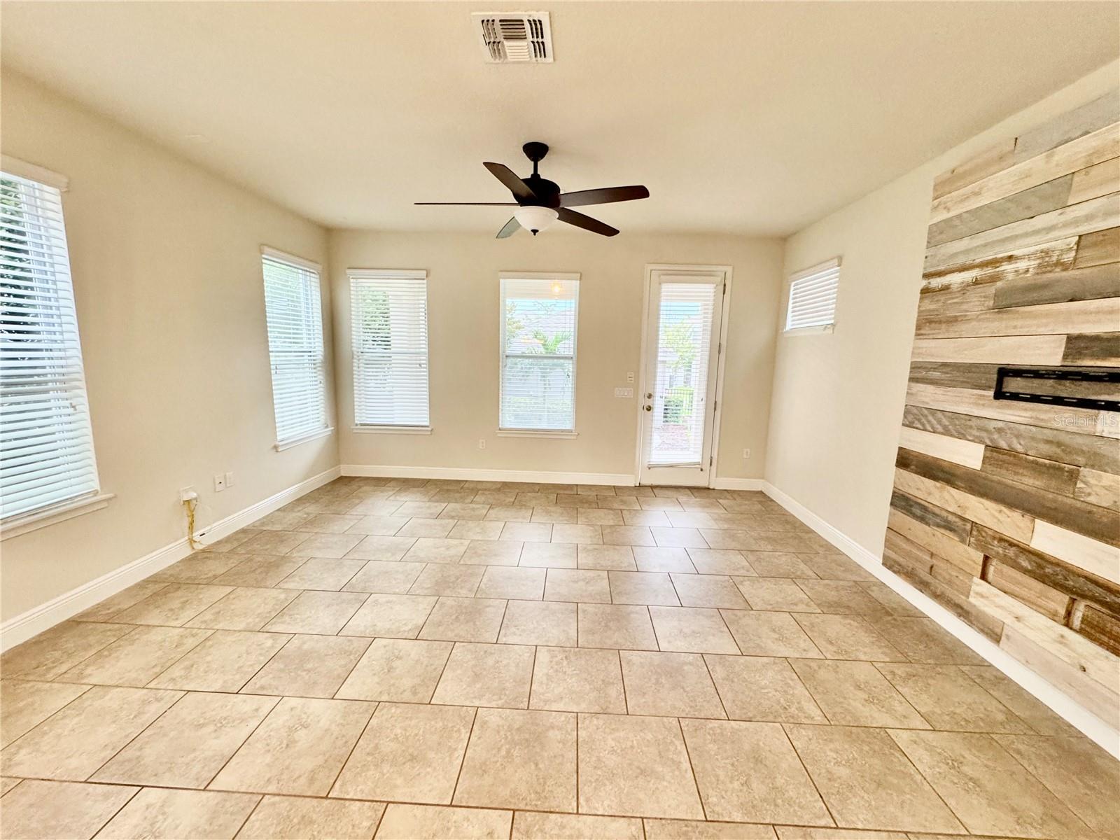7208 MILESTONE DR — photo 12