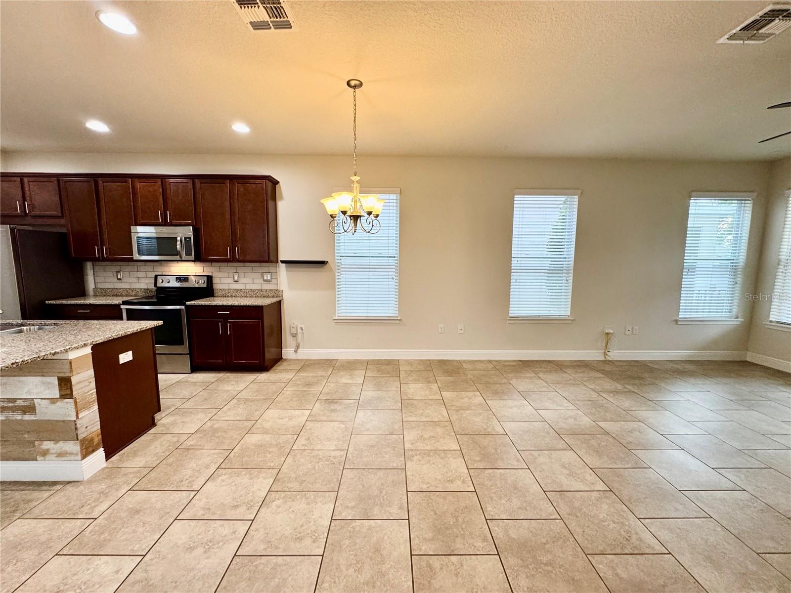 7208 MILESTONE DR — photo 10