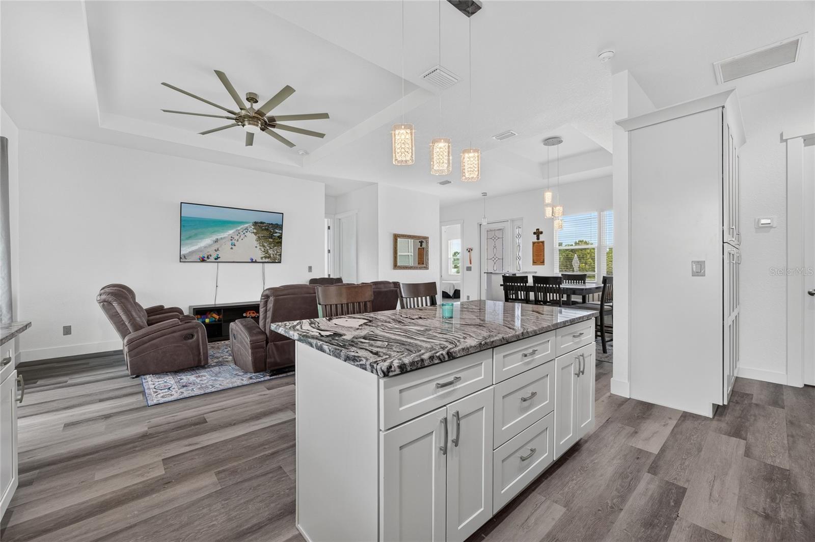 1264 S SALFORD BLVD — photo 15