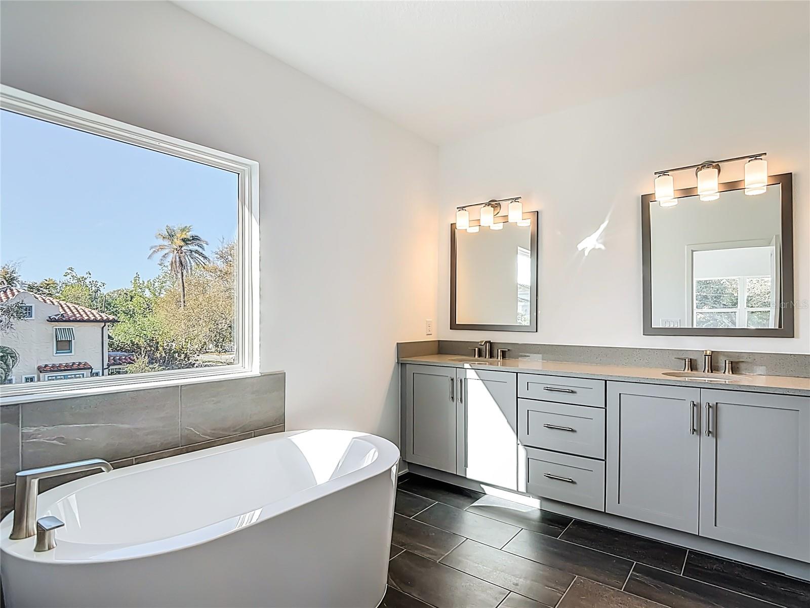 410 S WEST SHORE BLVD — photo 54