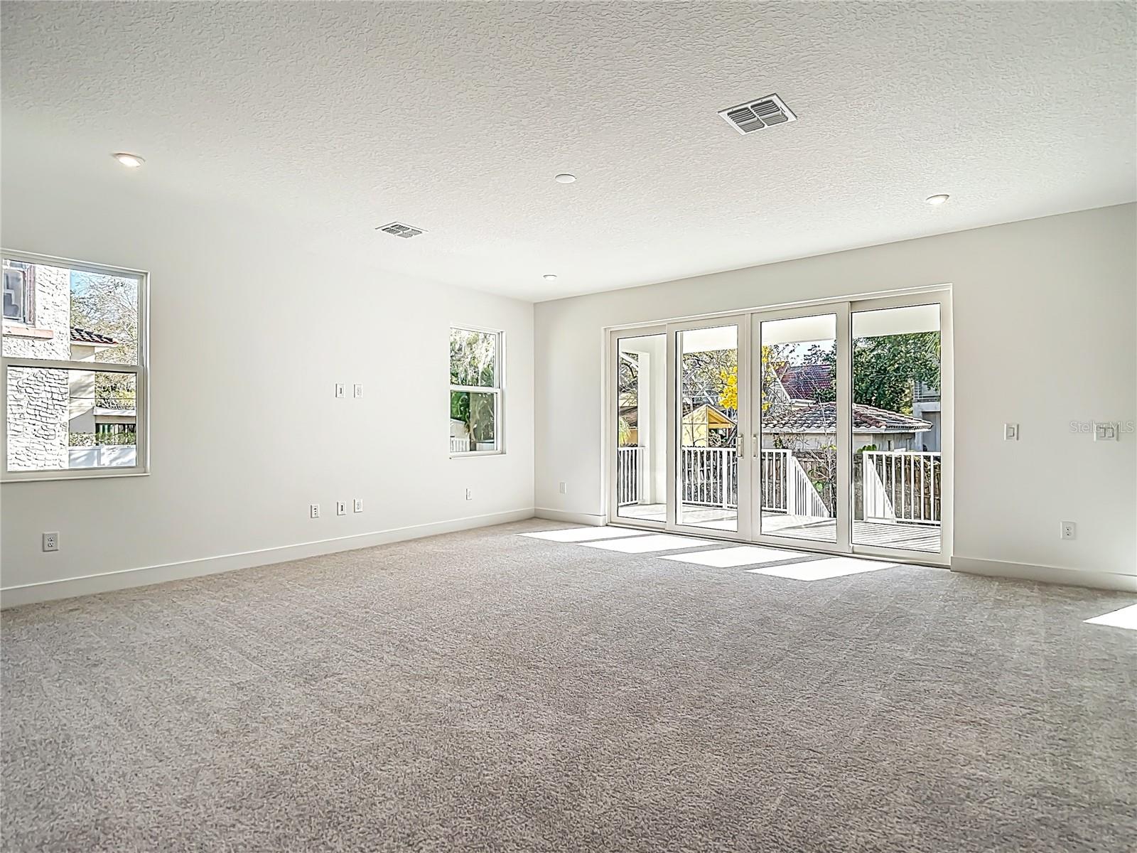 410 S WEST SHORE BLVD — photo 33