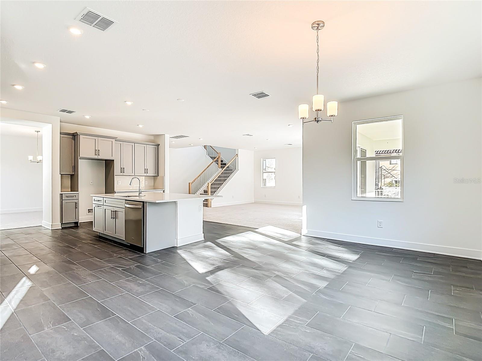 410 S WEST SHORE BLVD — photo 20