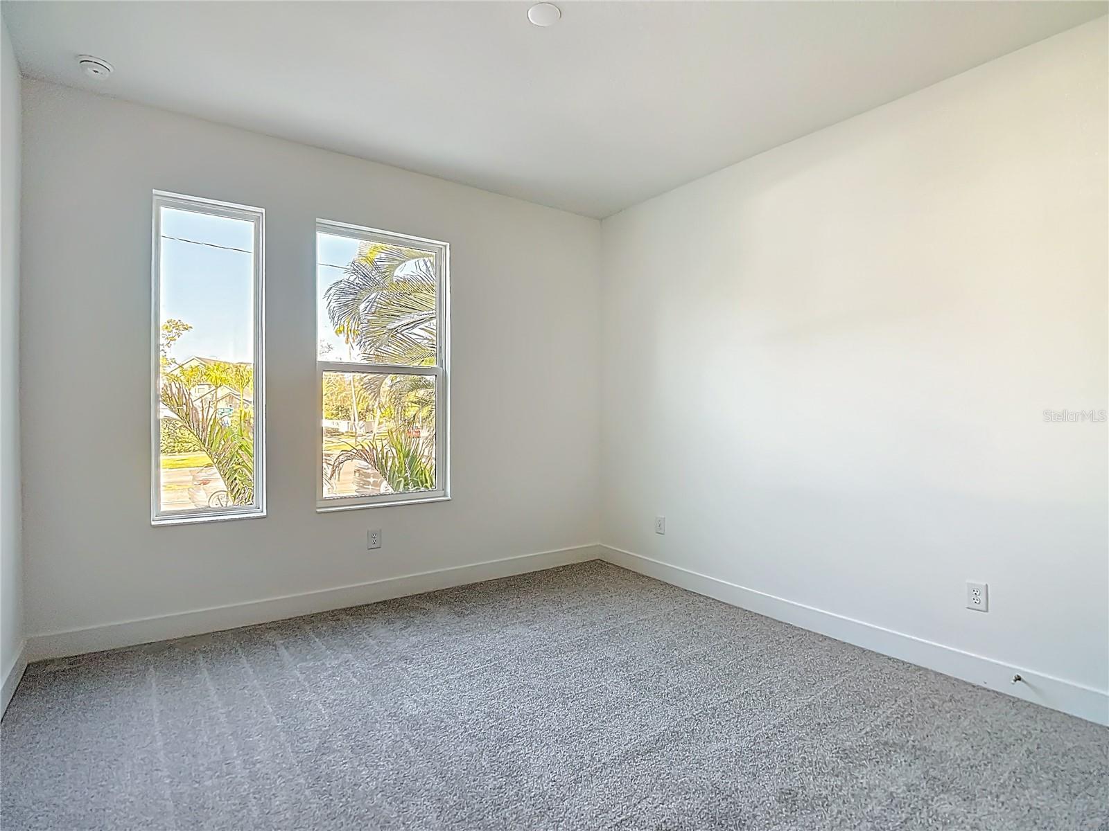 410 S WEST SHORE BLVD — photo 36