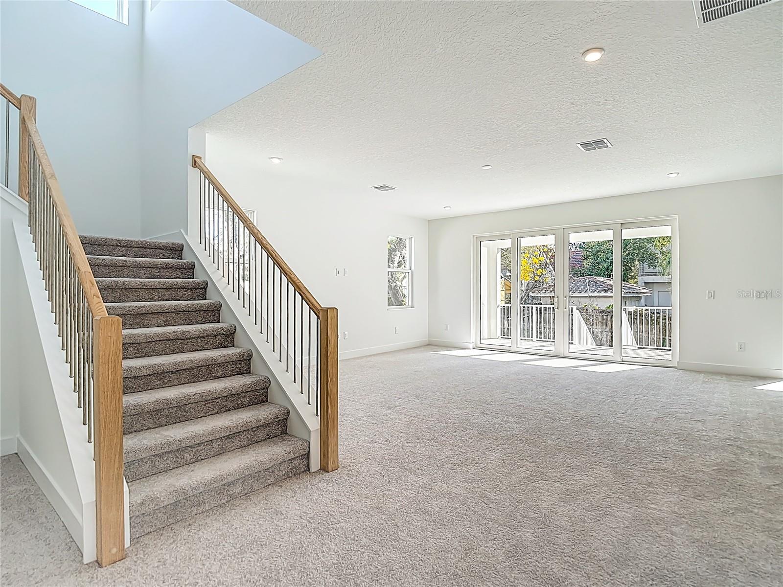 410 S WEST SHORE BLVD — photo 35