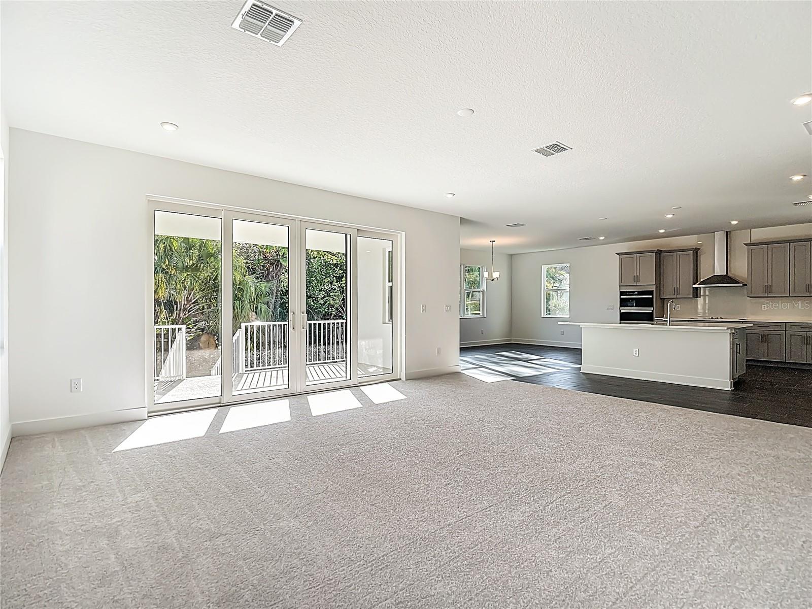 410 S WEST SHORE BLVD — photo 31