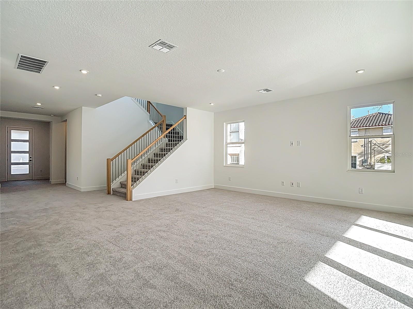 410 S WEST SHORE BLVD — photo 29