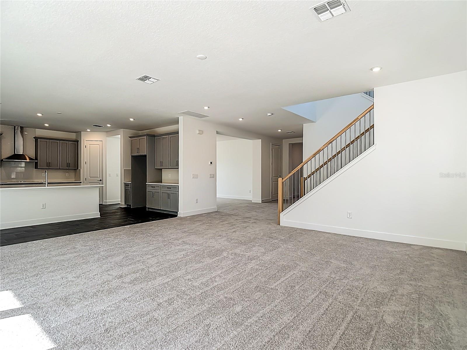 410 S WEST SHORE BLVD — photo 30