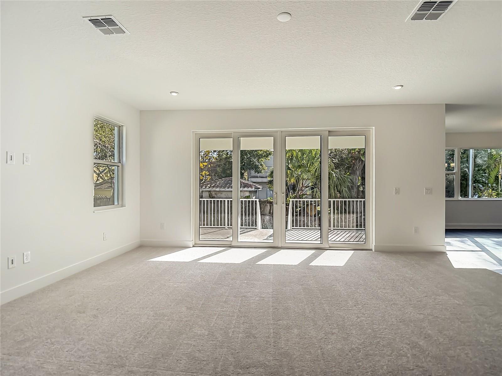 410 S WEST SHORE BLVD — photo 32