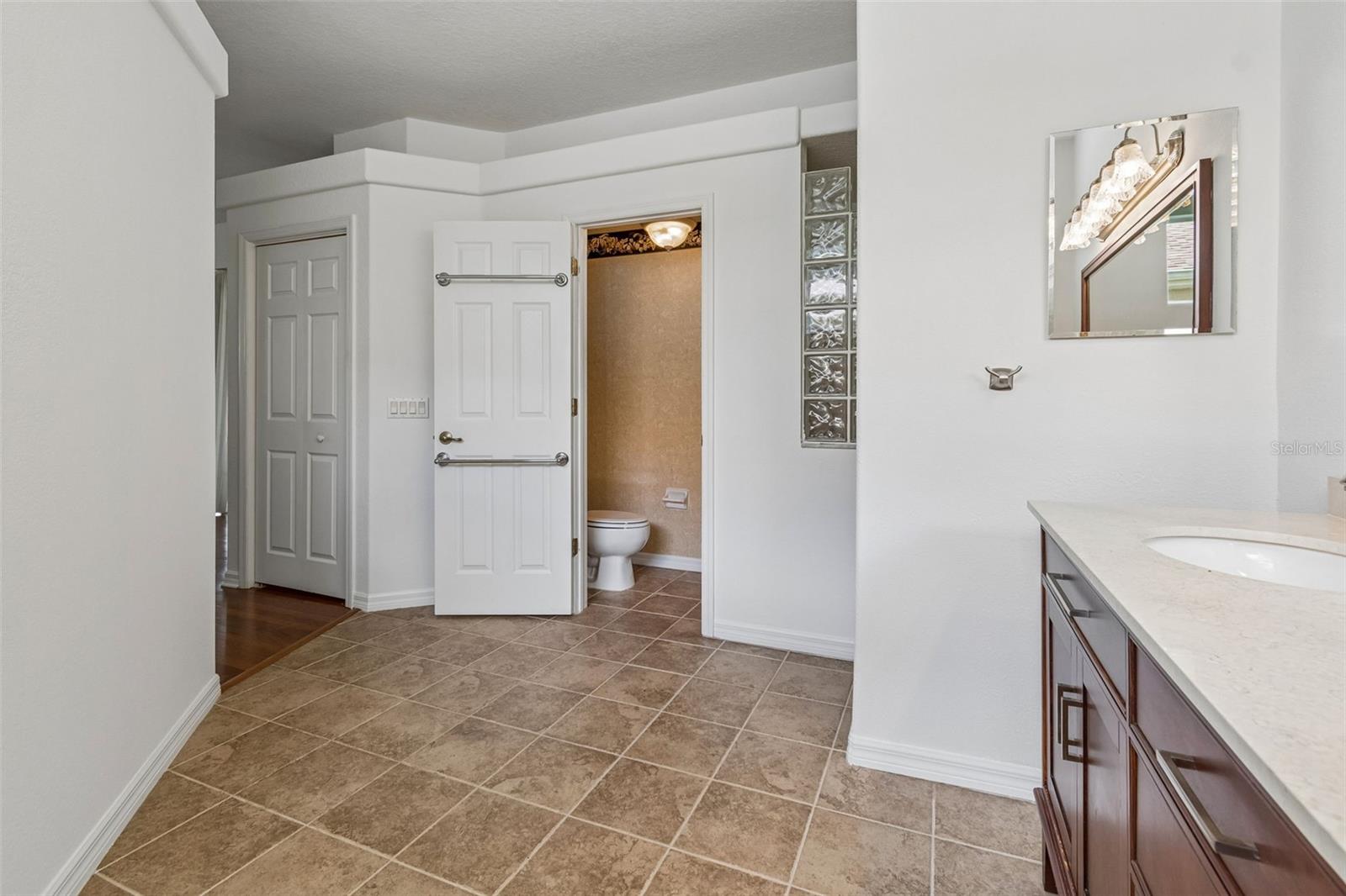 12442 FOREST HIGHLANDS DR — photo 37
