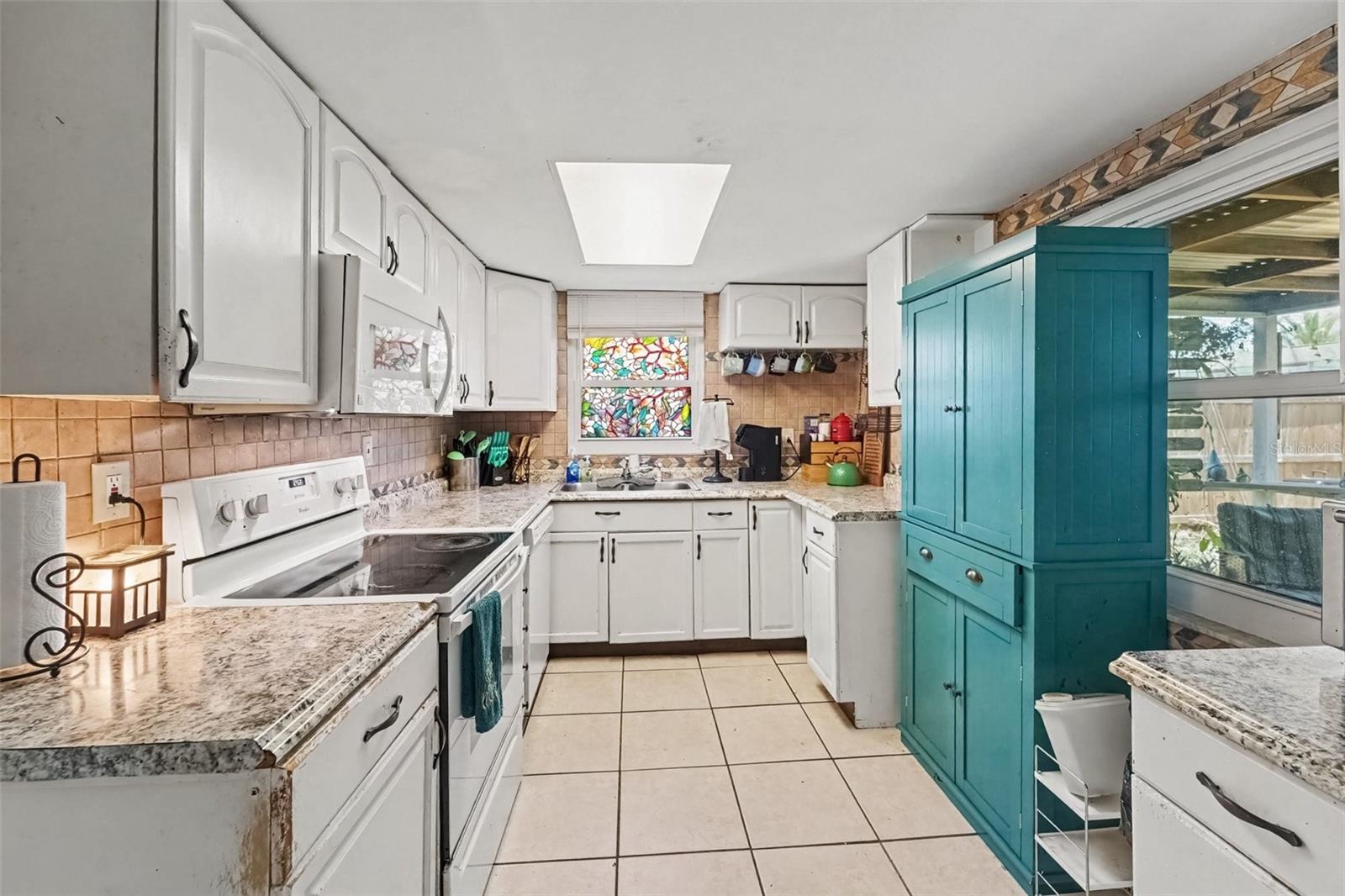 8143 HIXTON DR — photo 3