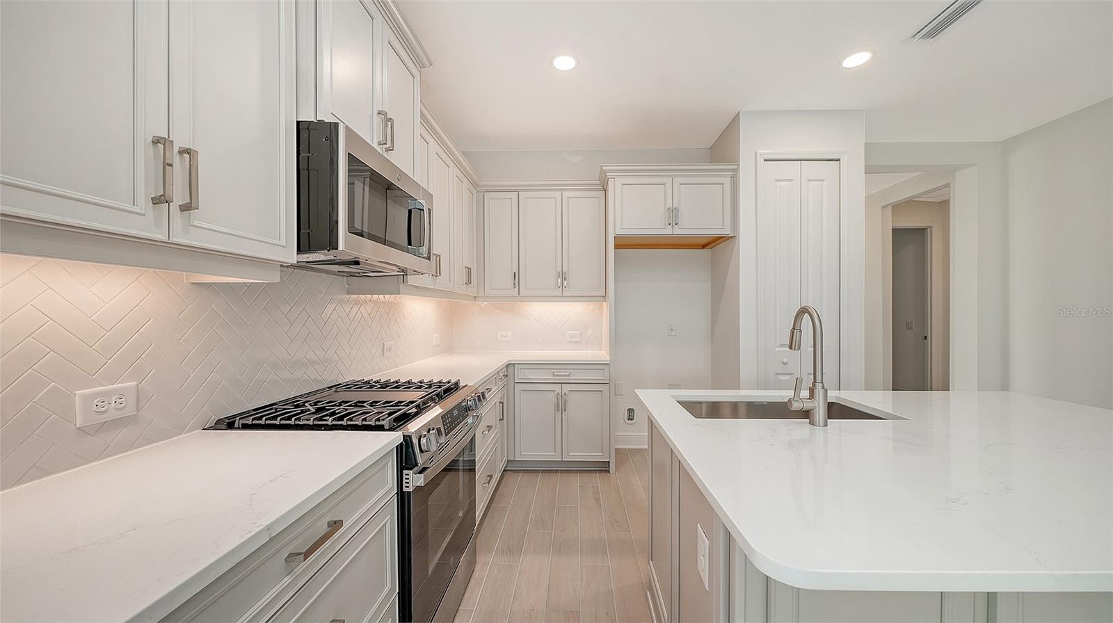 280 ALTAMURA CIR — photo 9