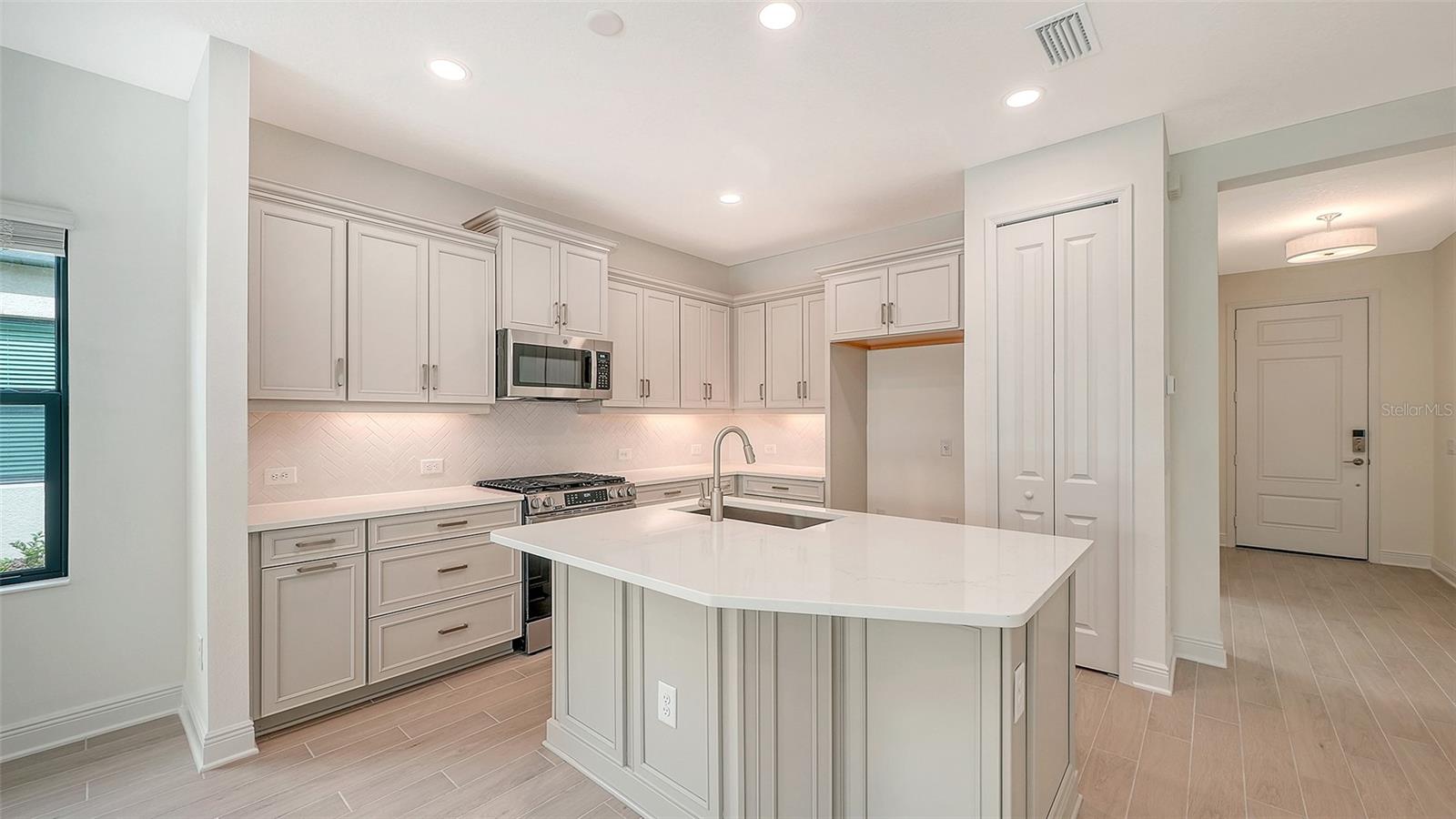 280 ALTAMURA CIR — photo 8
