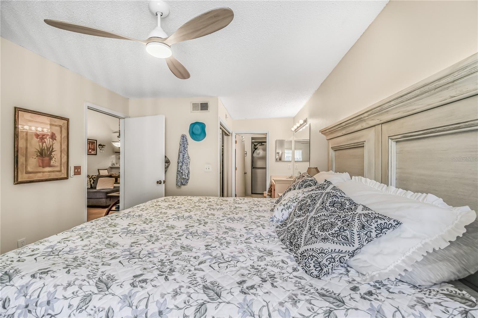 2586 PINE COVE LN — photo 17