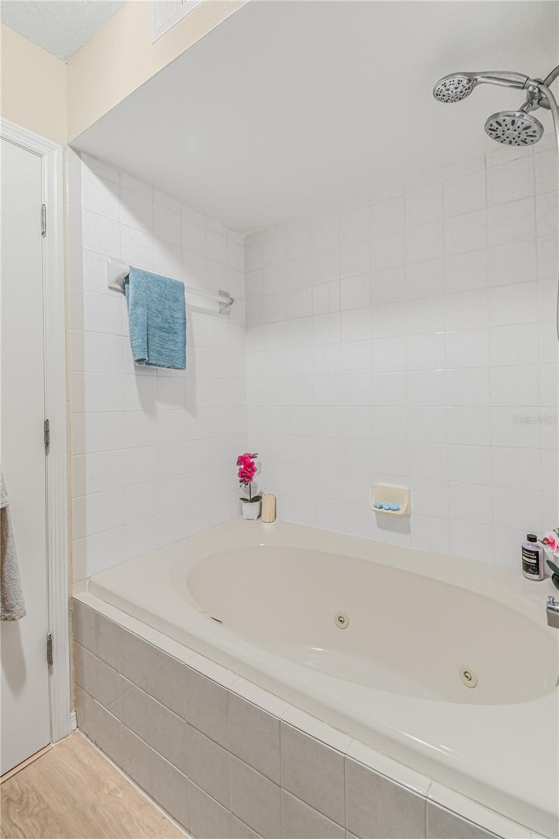 2586 PINE COVE LN — photo 21