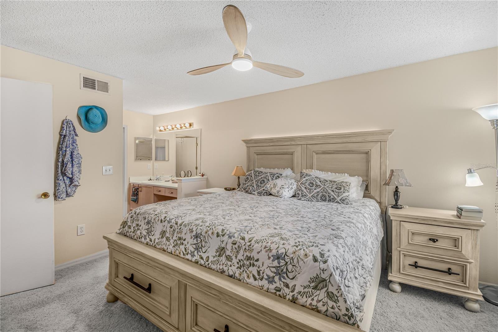 2586 PINE COVE LN — photo 16