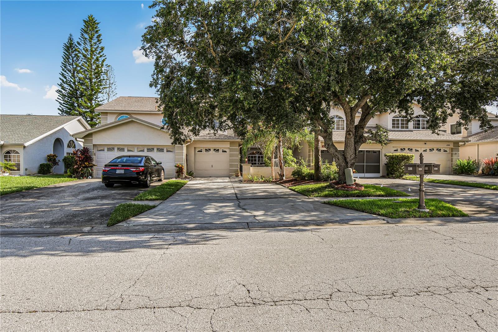 2586 PINE COVE LN — photo 2
