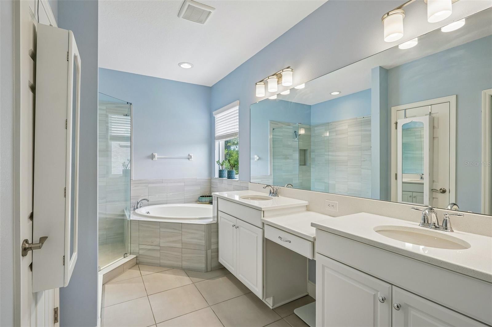 9085 SPRUCE CREEK CIR — photo 38