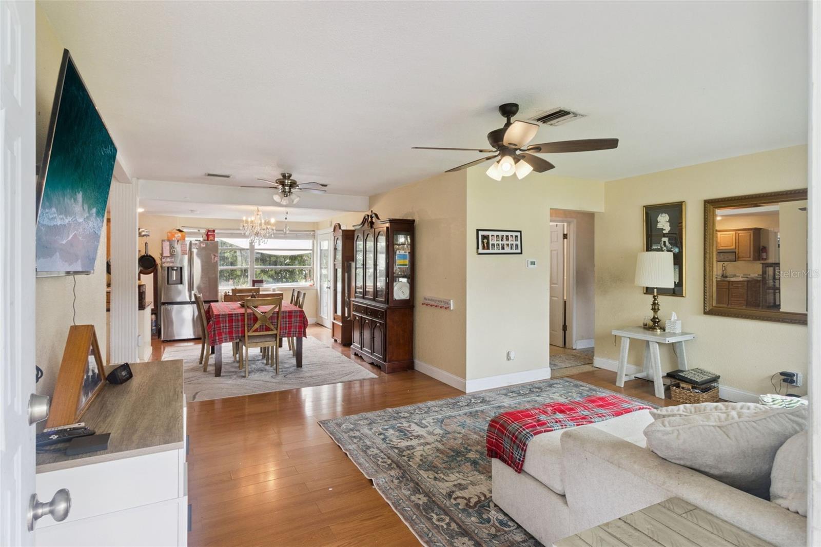 1247 S SAN REMO AVE — photo 5